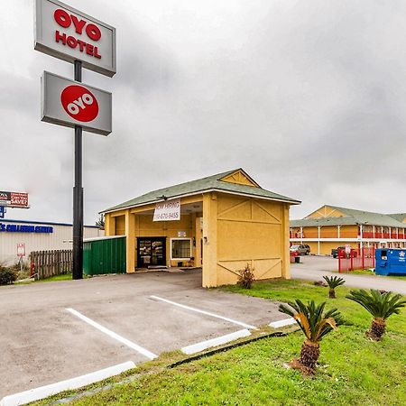 Oyo Hotel San Antonio Lackland Near Seaworld מראה חיצוני תמונה