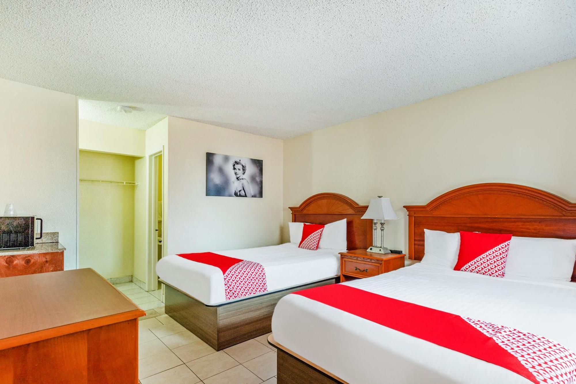 Oyo Hotel San Antonio Lackland Near Seaworld מראה חיצוני תמונה