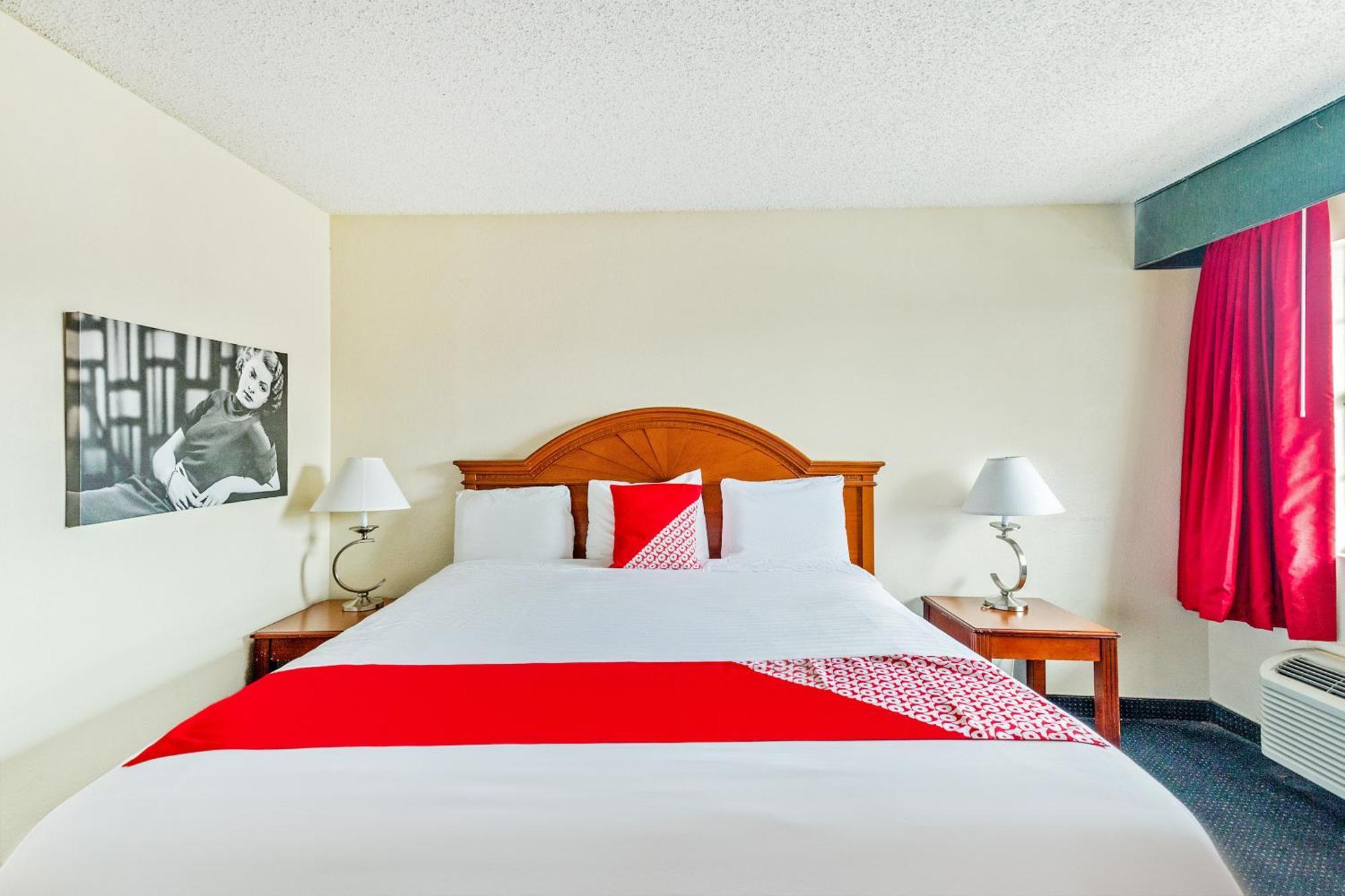 Oyo Hotel San Antonio Lackland Near Seaworld מראה חיצוני תמונה