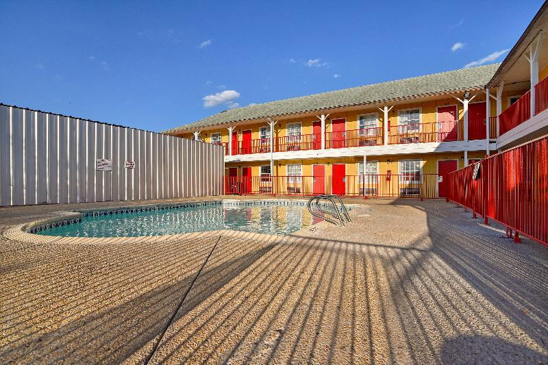 Oyo Hotel San Antonio Lackland Near Seaworld מראה חיצוני תמונה