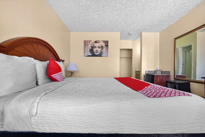 Oyo Hotel San Antonio Lackland Near Seaworld מראה חיצוני תמונה